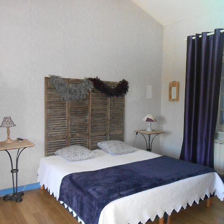 Le Relais Du Grand Logis Panzió Civrieux Szoba fotó