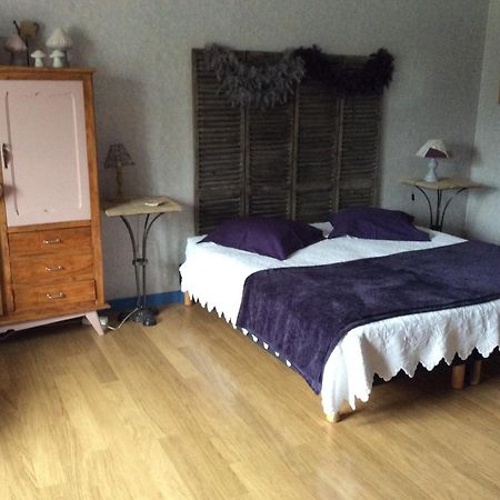 Le Relais Du Grand Logis Panzió Civrieux Szoba fotó