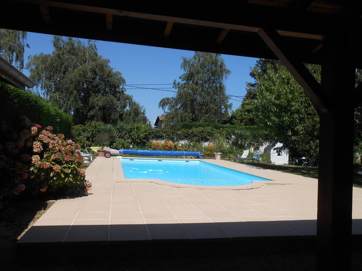 Le Relais Du Grand Logis Panzió Civrieux Kültér fotó