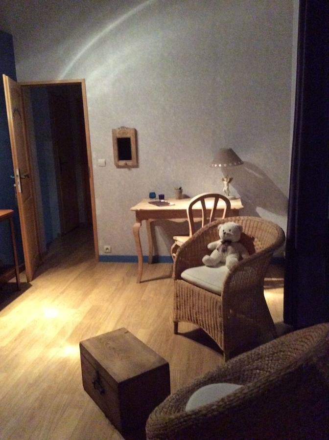 Le Relais Du Grand Logis Panzió Civrieux Kültér fotó
