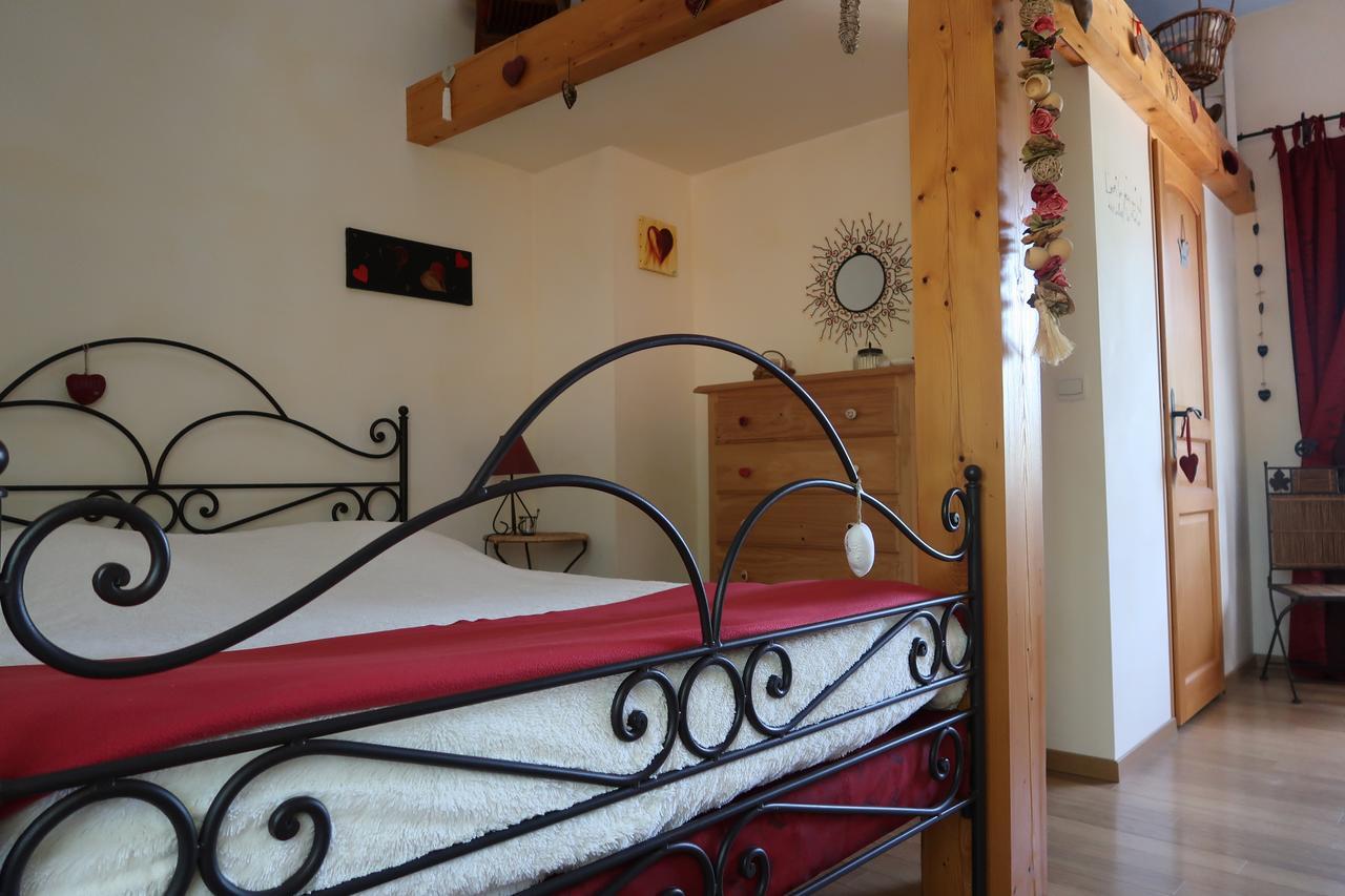 Le Relais Du Grand Logis Panzió Civrieux Kültér fotó