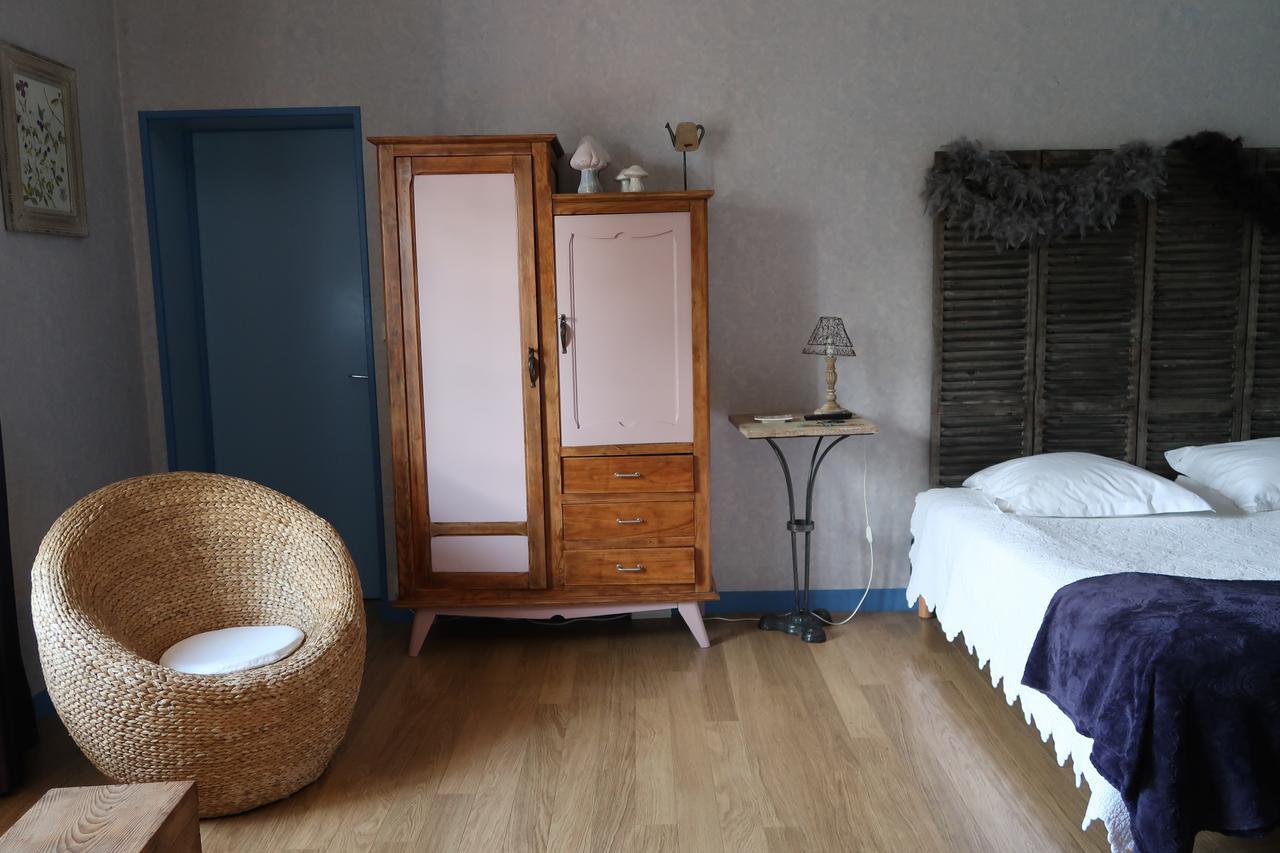 Le Relais Du Grand Logis Panzió Civrieux Kültér fotó